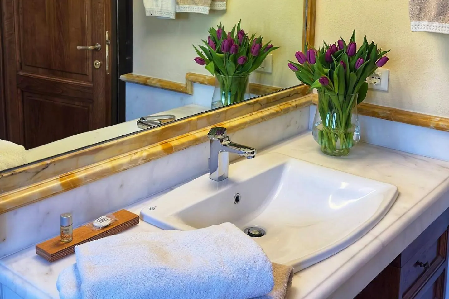 아파트 Suite Luce At Villa Santa Lucia Nuova 산카시아노인발디파사