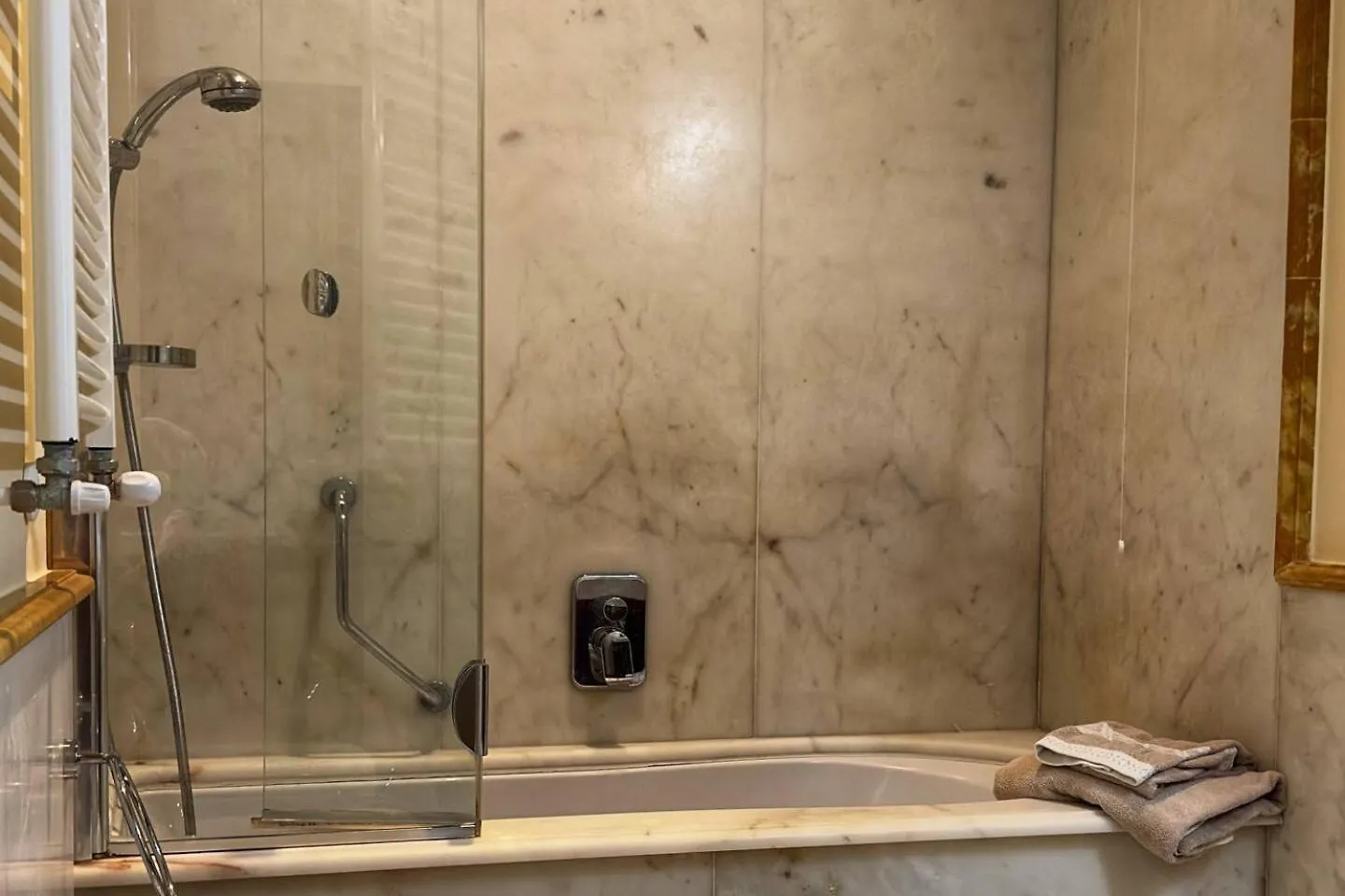 Suite Luce At Villa Santa Lucia Nuova 산카시아노인발디파사 0*,